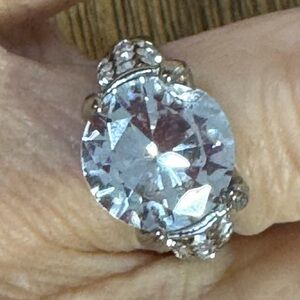 Elegant Silver Crystal Ring